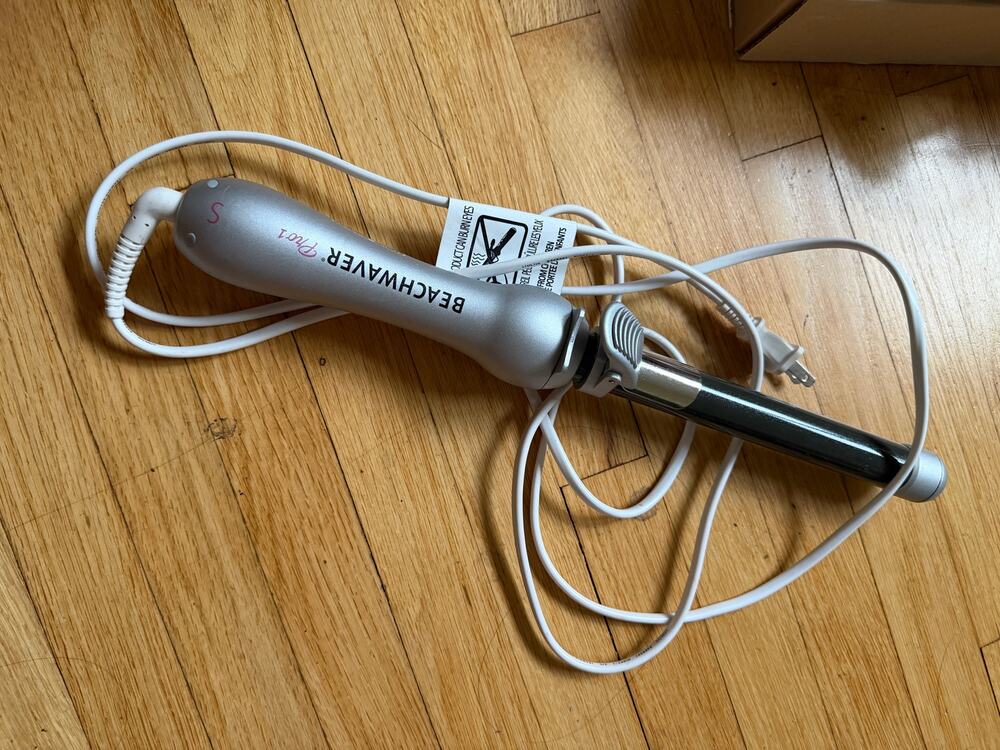 Beachwaver Pro 1 Silver Rotating Ceramic Curling Iron